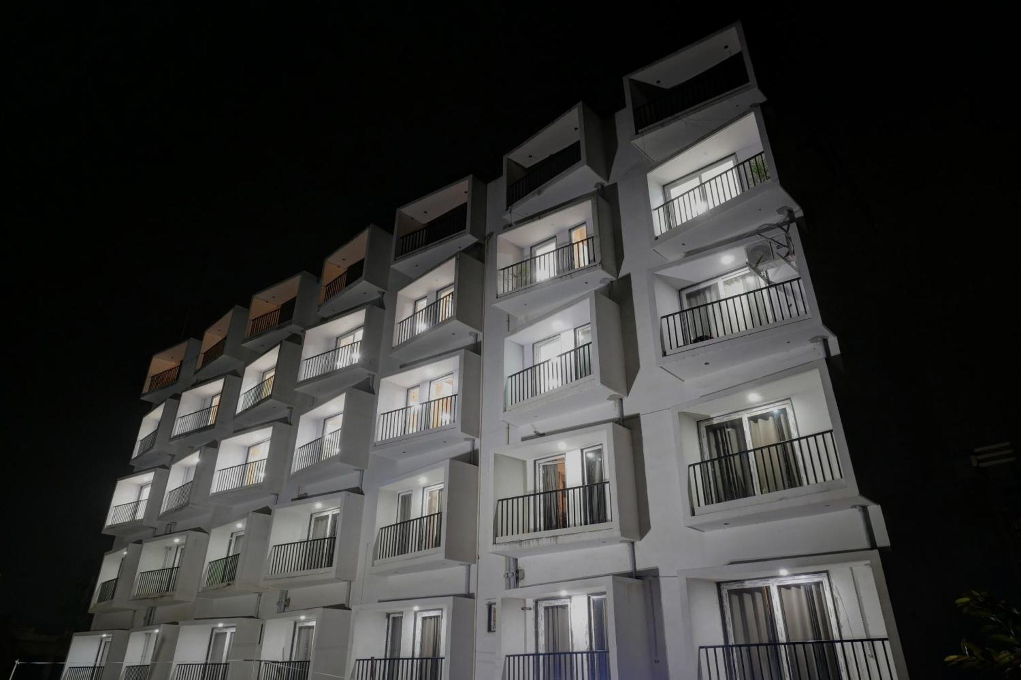 Townhouse Navneeta Grand Hotel Kakarmatha Ngoại thất bức ảnh